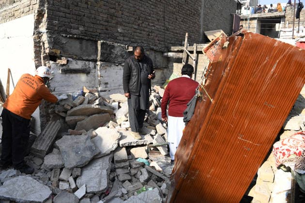 Gas cylinder explosion at Islamabad wedding kills eight, including bride and groom ISLAMABAD, PAKISTAN, JANUARY 11: Rescue workers are seen at the site of a powerful gas cylinder explosion at a wedding function in a neighborhood of Islamabad on January 11, 2026. The blast killed eight people, including the bride and groom and their grandparents, injured 12 others, and caused the collapse of adjoining houses. Muhammad Reza Anadolu Islamabad Pakistan. Editorial use only. Please get in touch for any other usage.  Copyright: x2026xAnadoluxMuhammadxRezax