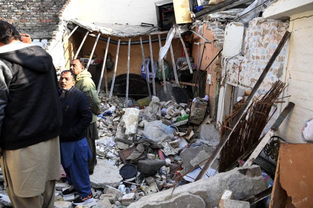 Gas cylinder explosion at Islamabad wedding kills eight, including bride and groom ISLAMABAD, PAKISTAN, JANUARY 11: Rescue workers are seen at the site of a powerful gas cylinder explosion at a wedding function in a neighborhood of Islamabad on January 11, 2026. The blast killed eight people, including the bride and groom and their grandparents, injured 12 others, and caused the collapse of adjoining houses. Muhammad Reza Anadolu Islamabad Pakistan. Editorial use only. Please get in touch for any other usage.  Copyright: x2026xAnadoluxMuhammadxRezax