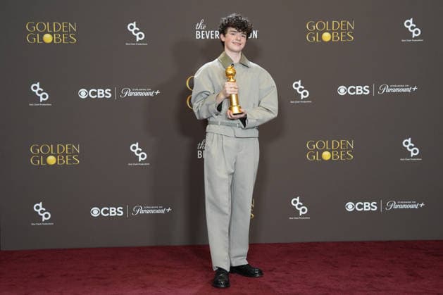 British actor Owen Cooper poses in the press room with the award for best performance by a male actor in a supporting role on television for Adolescence during the 83rd annual Golden Globe Awards ceremony at the Beverly Hilton Hotel in Beverly Hills, California, USA, 11 January 2026. Golden Globe Awards !ACHTUNG: NUR REDAKTIONELLE NUTZUNG!  Copyright: xOCTAVIOxGUZMÁNx AME4561 20260112-55019036613_1