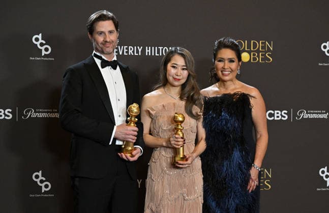 83rd Annual Golden Globes - Press Room Chris Appelhans, Maggie Kang and Michelle Wong in the press room at the 83rd Golden Globe Awards at the Beverly Hilton Hotel on January 11, 2025 in Beverly Hills, CA. Beverly Hills Beverly Hilton Hotel California USA Copyright: xLISAxOConnor AFF-USA.comx