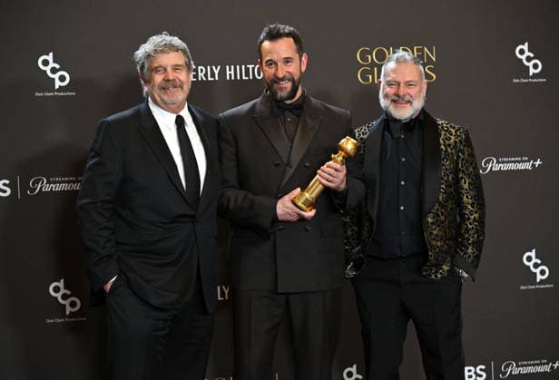 83rd Annual Golden Globes - Press Room John Wells, Noah Wyle and R. Scott Gemmill in the press room at the 83rd Golden Globe Awards at the Beverly Hilton Hotel on January 11, 2025 in Beverly Hills, CA. Beverly Hills Beverly Hilton Hotel California USA Copyright: xLISAxOConnor AFF-USA.comx