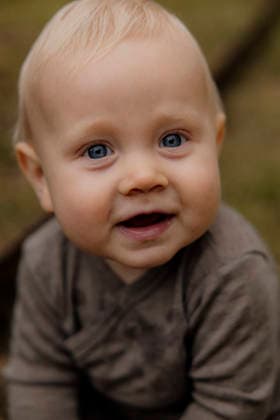 Smiling baby portrait with blue eyes in soft natural light Amsterdam, North Holland, Netherlands CR_RTBZ260111-1937865-01 ,model released, Symbolfoto