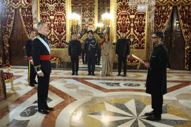 The King receives the Letters of Credence of the new ambassadors King Felipe VI receives the Letters of Credence of the Ambassador of the Republic of India, Jayant N Khobragade, at the Royal Palace in Madrid, on January 12, 2026, in Madrid Spain The King receives today the Letters of Credence of the new ambassadors of Finland, El Salvador, India, United Arab Emirates, Lebanon, Ukraine and Hungary 12 JANUARY 2026 ROYAL HOUSE AMBASSADORS LETTERS OF CREDENTIAL Alejandro Martínez Vé Madrid Madrid Spain Copyright: xAlejandroxMartinezxVÃ lezx 7212064