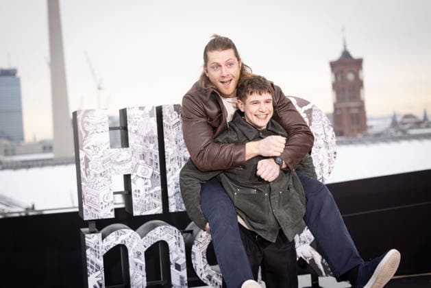 Photocall A KNIGHT OF THE SEVEN KINGDOMS Peter Claffey ( Dunk ) Shaun Thomas ( Raymun Fossoway ) Photocall A KNIGHT OF THE SEVEN KINGDOMS auf dem Dach des Humboldt Forums in Berlin Datum: 12.01.2026 Copyright: xEventpressxFuhrx
