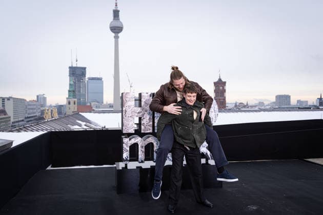 Photocall A KNIGHT OF THE SEVEN KINGDOMS Peter Claffey ( Dunk ) Shaun Thomas ( Raymun Fossoway ) Photocall A KNIGHT OF THE SEVEN KINGDOMS auf dem Dach des Humboldt Forums in Berlin Datum: 12.01.2026 Copyright: xEventpressxFuhrx