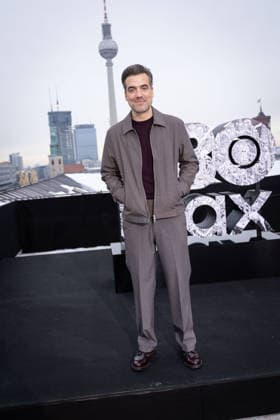 Photocall A KNIGHT OF THE SEVEN KINGDOMS Daniel Ings ( Ser Lyonel Baratheon ) Photocall A KNIGHT OF THE SEVEN KINGDOMS auf dem Dach des Humboldt Forums in Berlin Datum: 12.01.2026 Copyright: xEventpressxFuhrx