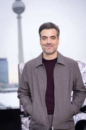 Photocall A KNIGHT OF THE SEVEN KINGDOMS Daniel Ings ( Ser Lyonel Baratheon ) Photocall A KNIGHT OF THE SEVEN KINGDOMS auf dem Dach des Humboldt Forums in Berlin Datum: 12.01.2026 Copyright: xEventpressxFuhrx