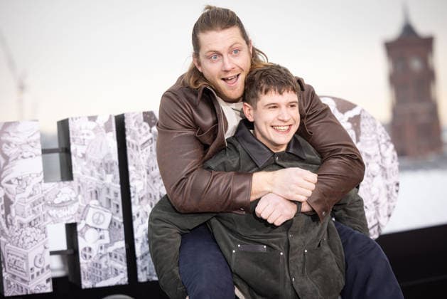 Photocall A KNIGHT OF THE SEVEN KINGDOMS Peter Claffey ( Dunk ) Shaun Thomas ( Raymun Fossoway ) Photocall A KNIGHT OF THE SEVEN KINGDOMS auf dem Dach des Humboldt Forums in Berlin Datum: 12.01.2026 Copyright: xEventpressxFuhrx