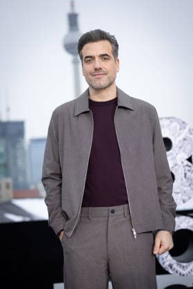 Photocall A KNIGHT OF THE SEVEN KINGDOMS Daniel Ings ( Ser Lyonel Baratheon ) Photocall A KNIGHT OF THE SEVEN KINGDOMS auf dem Dach des Humboldt Forums in Berlin Datum: 12.01.2026 Copyright: xEventpressxFuhrx