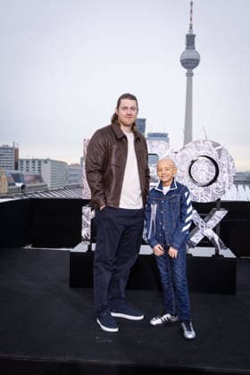 Photocall A KNIGHT OF THE SEVEN KINGDOMS Peter Claffey ( Dunk ) Dexter Sol Ansell ( Egg ) Photocall A KNIGHT OF THE SEVEN KINGDOMS auf dem Dach des Humboldt Forums in Berlin Datum: 12.01.2026 Copyright: xEventpressxFuhrx