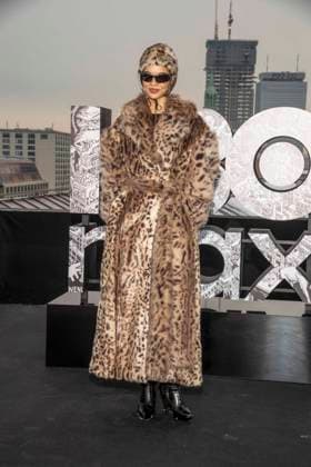 abb: Tanzyn Crawford traegt Pelz Mantel und Kappe beim Fotocalls zum Start von HBO Max A Knight of the Seven Kingdoms der US amerikanischen Fantasyserie mein munus Graden auf der winterlichen Dachterrasse des Humboldt- Forum Berlin am 12.01.2026 Berlin Deutschland