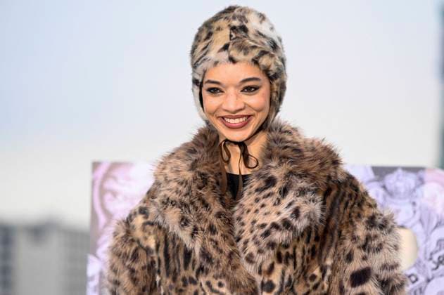 abb: Tanzyn Crawford traegt Pelz Mantel und Kappe beim Fotocalls zum Start von HBO Max A Knight of the Seven Kingdoms der US amerikanischen Fantasyserie mein munus Graden auf der winterlichen Dachterrasse des Humboldt- Forum Berlin am 12.01.2026 Berlin Deutschland