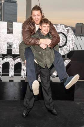 abb: Peter Claffey und Shaun Thomas beim Fotocalls zum Start von HBO Max A Knight of the Seven Kingdoms der US amerikanischen Fantasyserie mein munus Graden auf der winterlichen Dachterrasse des Humboldt- Forum Berlin am 12.01.2026 Berlin Deutschland