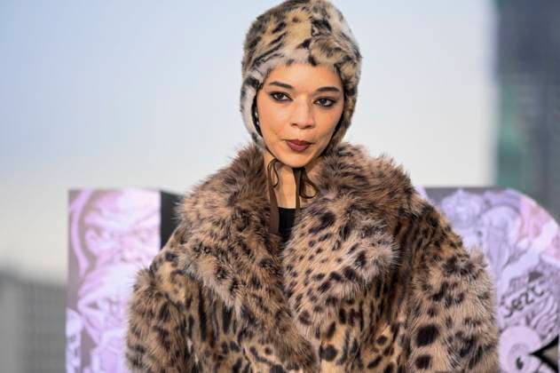 abb: Tanzyn Crawford traegt Pelz Mantel und Kappe beim Fotocalls zum Start von HBO Max A Knight of the Seven Kingdoms der US amerikanischen Fantasyserie mein munus Graden auf der winterlichen Dachterrasse des Humboldt- Forum Berlin am 12.01.2026 Berlin Deutschland