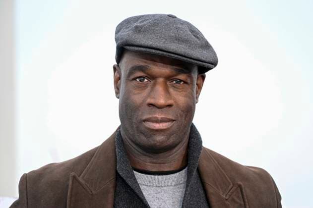 abb: Steve Toussaint beim Fotocalls zum Start von HBO Max A Knight of the Seven Kingdoms der US amerikanischen Fantasyserie mein munus Graden auf der winterlichen Dachterrasse des Humboldt- Forum Berlin am 12.01.2026 Berlin Deutschland