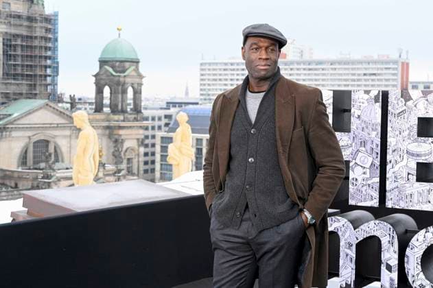 abb: Steve Toussaint beim Fotocalls zum Start von HBO Max A Knight of the Seven Kingdoms der US amerikanischen Fantasyserie mein munus Graden auf der winterlichen Dachterrasse des Humboldt- Forum Berlin am 12.01.2026 Berlin Deutschland