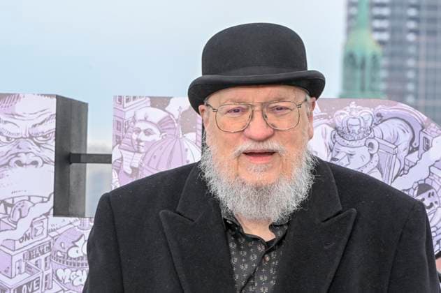 abb: George R. R. Martin beim Fotocalls zum Start von HBO Max A Knight of the Seven Kingdoms der US amerikanischen Fantasyserie mein munus Graden auf der winterlichen Dachterrasse des Humboldt- Forum Berlin am 12.01.2026 Berlin Deutschland