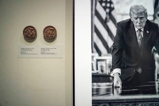 A portrait of President Donald Trump is seen on display at the Smithsonian National Portrait Gallery in Washington, DC on Monday, January 12, 2026. The museum removed reference to Trump s two impeachments during his first term from the accompanying portrait plaque when replacing their portrait of him in their America s Presidents exhibit.  WAP20260112422 BONNIExCASH