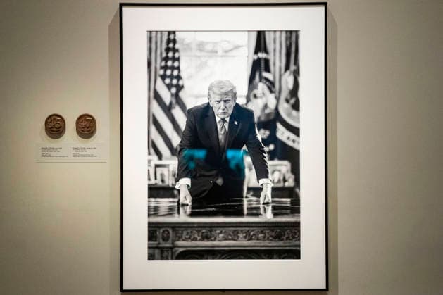 A portrait of President Donald Trump is seen on display at the Smithsonian National Portrait Gallery in Washington, DC on Monday, January 12, 2026. The museum removed reference to Trump s two impeachments during his first term from the accompanying portrait plaque when replacing their portrait of him in their America s Presidents exhibit.  WAP20260112427 BONNIExCASH