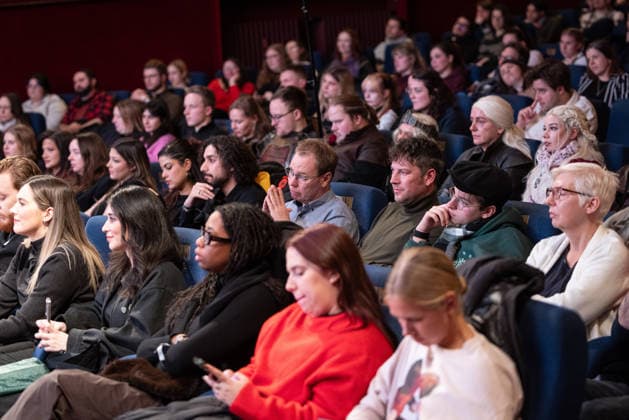 Fanevent A KNIGHT OF THE SEVEN KINGDOMS Fans, Publikum, Saal, Gäste Feature Fanevent Lesung und Q&A Script to Screen von A KNIGHT OF THE SEVEN KINGDOMS im Delphi Kino in Berlin Datum: 12.01.2026 Copyright: xEventpressxFuhrx