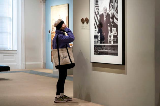 A portrait of President Donald Trump is seen on display at the Smithsonian National Portrait Gallery in Washington, DC on Monday, January 12, 2026. The museum removed reference to Trump s two impeachments during his first term from the accompanying portrait plaque when replacing their portrait of him in their America s Presidents exhibit.  WAP20260112429 BONNIExCASH