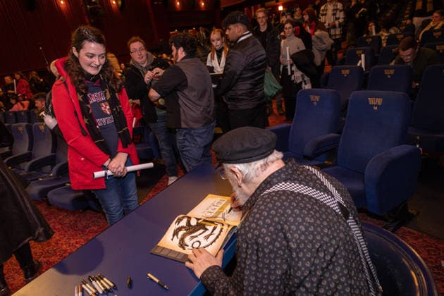 Fanevent A KNIGHT OF THE SEVEN KINGDOMS George R.R. Martin (Writer Executive Producer) gibt Autogramme an Fans Fanevent Lesung und Q&A Script to Screen von A KNIGHT OF THE SEVEN KINGDOMS im Delphi Kino in Berlin Datum: 12.01.2026 Copyright: xEventpressxFuhrx