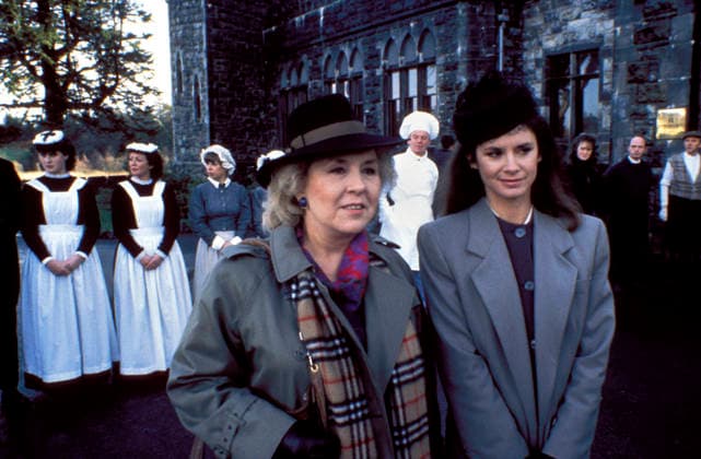 RECORD DATE NOT STATED Remington Steele Doris Roberts, Stephanie Zimbalist 1987 EDITORIAL USE ONLY  Copyright: x