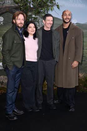 Andreas Pietschmann, Jasmin Tabatabai, Oliver Berben und Malick Bauer bei der Premiere der HBO Max-Serie A Knight of the Seven Kingdoms im Zoo Palast. Berlin, 13.01.2026