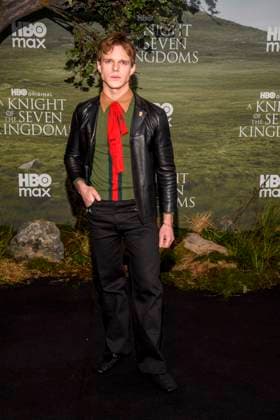abb: Finn Bennett auf dem schwarzen Teppich bei der Kinostart der Weltpremiere von HBO Max A Knight of the Seven Kingdoms der US amerikanischen Fantasyserie im Zoo Palaast am 13.01.2025 in Berlin Berlin Deutschland