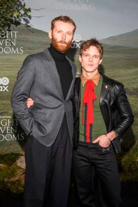 abb: Edward Ashley und Finn Bennett auf dem schwarzen Teppich bei der Kinostart der Weltpremiere von HBO Max A Knight of the Seven Kingdoms der US amerikanischen Fantasyserie im Zoo Palaast am 13.01.2025 in Berlin Berlin Deutschland