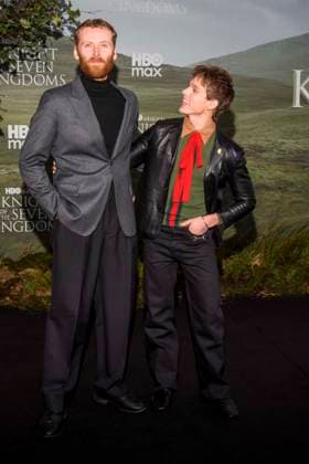 abb: Edward Ashley und Finn Bennett auf dem schwarzen Teppich bei der Kinostart der Weltpremiere von HBO Max A Knight of the Seven Kingdoms der US amerikanischen Fantasyserie im Zoo Palaast am 13.01.2025 in Berlin Berlin Deutschland