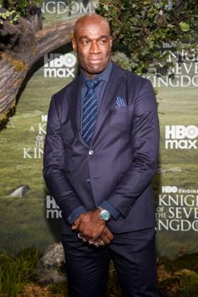 abb: Steve Toussaint zu Gast auf dem schwarzen Teppich bei der Kinostart der Weltpremiere von HBO Max A Knight of the Seven Kingdoms der US amerikanischen Fantasyserie im Zoo Palaast am 13.01.2025 in Berlin Berlin Deutschland