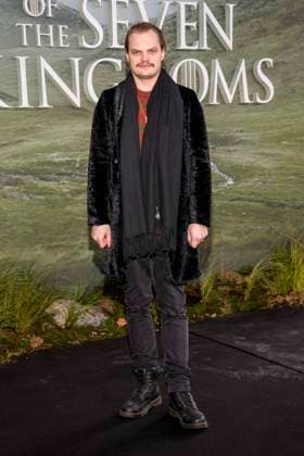 abb: Wilson Gonzalez Ochsenknecht zu Gast auf dem schwarzen Teppich bei der Kinostart der Weltpremiere von HBO Max A Knight of the Seven Kingdoms der US amerikanischen Fantasyserie im Zoo Palaast am 13.01.2025 in Berlin Berlin Deutschland
