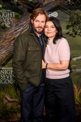 abb: Andreas Pietschmann und Jasmin Tabatabai zu Gast auf dem schwarzen Teppich bei der Kinostart der Weltpremiere von HBO Max A Knight of the Seven Kingdoms der US amerikanischen Fantasyserie im Zoo Palaast am 13.01.2025 in Berlin Berlin Deutschland