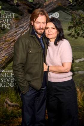 abb: Andreas Pietschmann und Jasmin Tabatabai zu Gast auf dem schwarzen Teppich bei der Kinostart der Weltpremiere von HBO Max A Knight of the Seven Kingdoms der US amerikanischen Fantasyserie im Zoo Palaast am 13.01.2025 in Berlin Berlin Deutschland