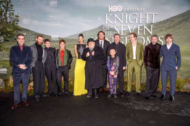 abb: Daniel Ings, Edward Ashley, Finn Bennett,Tanzyn Crawford, George R. R. Martin, Dexter Sol Ansell,, Peter Claffey, Sam Spruell, Henry Ashton, Bertie Carvel und Ira Parker zu Gast auf dem schwarzen Teppich bei der Kinostart der Weltpremiere von HBO Max A Knight of the Seven Kingdoms der US amerikanischen Fantasyserie im Zoo Palaast am 13.01.2025 in Berlin Berlin Deutschland