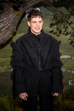 abb: Shaun Thomas zu Gast auf dem schwarzen Teppich bei der Kinostart der Weltpremiere von HBO Max A Knight of the Seven Kingdoms der US amerikanischen Fantasyserie im Zoo Palaast am 13.01.2025 in Berlin Berlin Deutschland