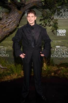 abb: Shaun Thomas zu Gast auf dem schwarzen Teppich bei der Kinostart der Weltpremiere von HBO Max A Knight of the Seven Kingdoms der US amerikanischen Fantasyserie im Zoo Palaast am 13.01.2025 in Berlin Berlin Deutschland