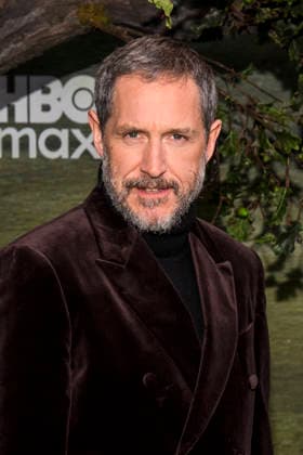 abb: Bertie Carvel zu Gast auf dem schwarzen Teppich bei der Kinostart der Weltpremiere von HBO Max A Knight of the Seven Kingdoms der US amerikanischen Fantasyserie im Zoo Palaast am 13.01.2025 in Berlin Berlin Deutschland