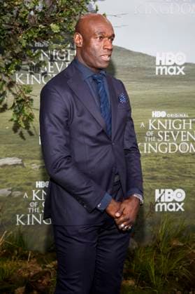abb: Steve Toussaint zu Gast auf dem schwarzen Teppich bei der Kinostart der Weltpremiere von HBO Max A Knight of the Seven Kingdoms der US amerikanischen Fantasyserie im Zoo Palaast am 13.01.2025 in Berlin Berlin Deutschland