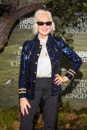 abb: Ellen von Unwerth zu Gast auf dem schwarzen Teppich bei der Kinostart der Weltpremiere von HBO Max A Knight of the Seven Kingdoms der US amerikanischen Fantasyserie im Zoo Palaast am 13.01.2025 in Berlin Berlin Deutschland