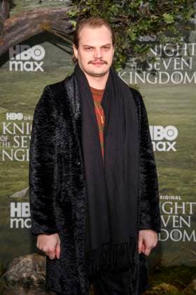abb: Wilson Gonzalez Ochsenknecht zu Gast auf dem schwarzen Teppich bei der Kinostart der Weltpremiere von HBO Max A Knight of the Seven Kingdoms der US amerikanischen Fantasyserie im Zoo Palaast am 13.01.2025 in Berlin Berlin Deutschland