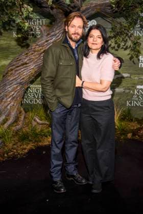 abb: Andreas Pietschmann und Jasmin Tabatabai zu Gast auf dem schwarzen Teppich bei der Kinostart der Weltpremiere von HBO Max A Knight of the Seven Kingdoms der US amerikanischen Fantasyserie im Zoo Palaast am 13.01.2025 in Berlin Berlin Deutschland