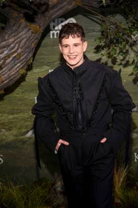 abb: Shaun Thomas zu Gast auf dem schwarzen Teppich bei der Kinostart der Weltpremiere von HBO Max A Knight of the Seven Kingdoms der US amerikanischen Fantasyserie im Zoo Palaast am 13.01.2025 in Berlin Berlin Deutschland
