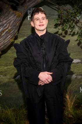 abb: Shaun Thomas zu Gast auf dem schwarzen Teppich bei der Kinostart der Weltpremiere von HBO Max A Knight of the Seven Kingdoms der US amerikanischen Fantasyserie im Zoo Palaast am 13.01.2025 in Berlin Berlin Deutschland