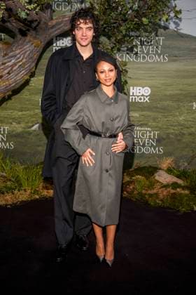 abb: Armando Rivera (Ehemann) Myha™la Myhala Herrold zu Gast auf dem schwarzen Teppich bei der Kinostart der Weltpremiere von HBO Max A Knight of the Seven Kingdoms der US amerikanischen Fantasyserie im Zoo Palaast am 13.01.2025 in Berlin Berlin Deutschland