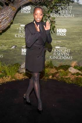 abb: Florence Kasumba zu Gast auf dem schwarzen Teppich bei der Kinostart der Weltpremiere von HBO Max A Knight of the Seven Kingdoms der US amerikanischen Fantasyserie im Zoo Palaast am 13.01.2025 in Berlin Berlin Deutschland