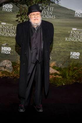 abb: George R. R. Martin zu Gast auf dem schwarzen Teppich bei der Kinostart der Weltpremiere von HBO Max A Knight of the Seven Kingdoms der US amerikanischen Fantasyserie im Zoo Palaast am 13.01.2025 in Berlin Berlin Deutschland