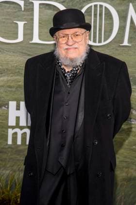 abb: George R. R. Martin zu Gast auf dem schwarzen Teppich bei der Kinostart der Weltpremiere von HBO Max A Knight of the Seven Kingdoms der US amerikanischen Fantasyserie im Zoo Palaast am 13.01.2025 in Berlin Berlin Deutschland