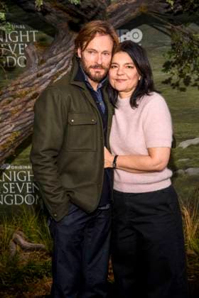 abb: Andreas Pietschmann und Jasmin Tabatabai zu Gast auf dem schwarzen Teppich bei der Kinostart der Weltpremiere von HBO Max A Knight of the Seven Kingdoms der US amerikanischen Fantasyserie im Zoo Palaast am 13.01.2025 in Berlin Berlin Deutschland